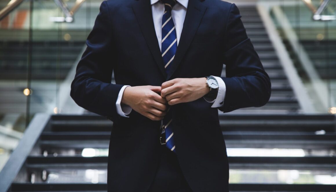 hunters-race-MYbhN8KaaEc-unsplash-scaled