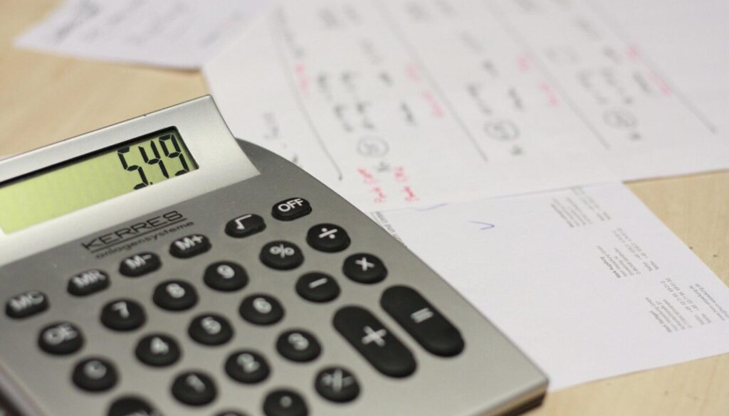 calculator-g1da243d7c_1920
