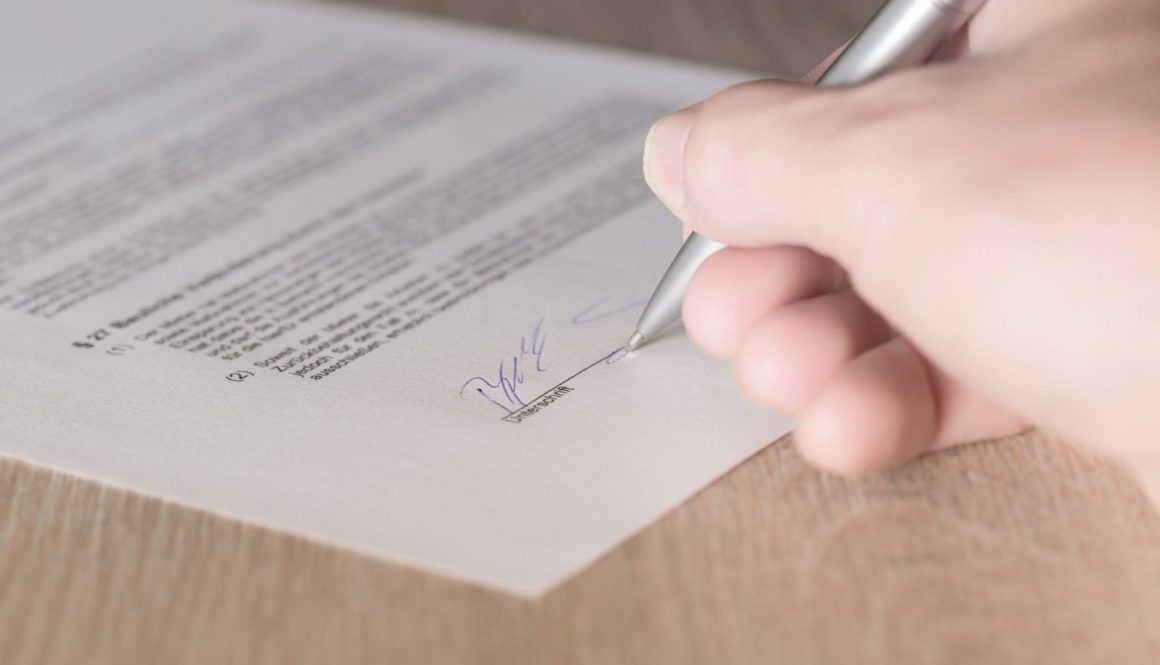 contract-gf24fe38b4_1920